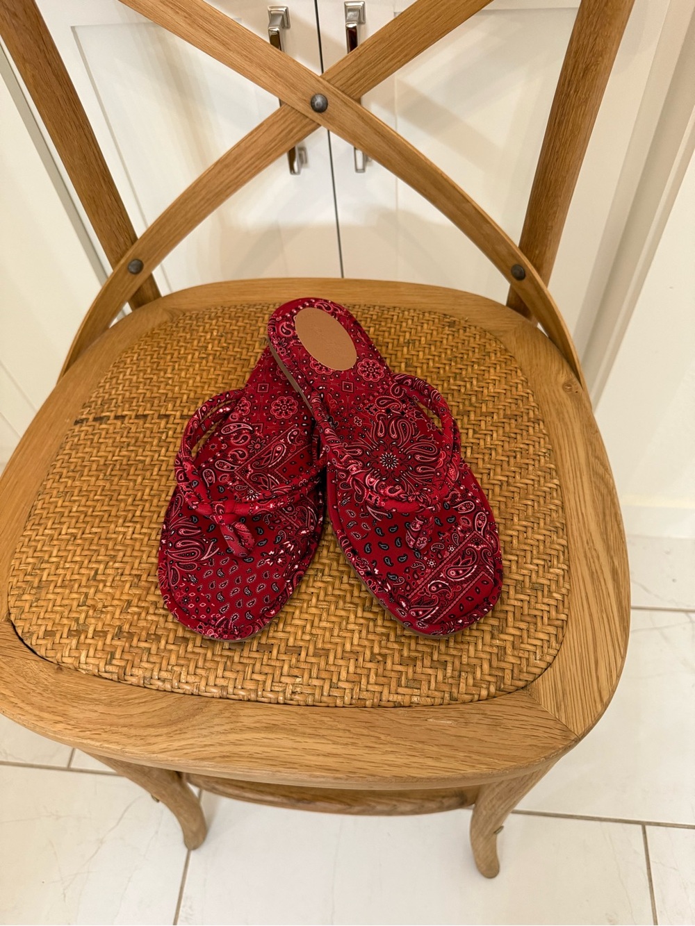 Universal Thread Red Paisley Knot Slide Mules